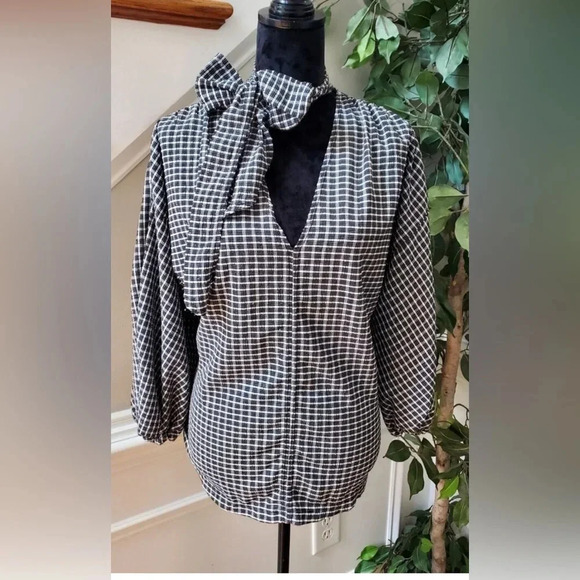 Max Studio Self Tie V neck Blouse, size Small - Picture 1 of 7